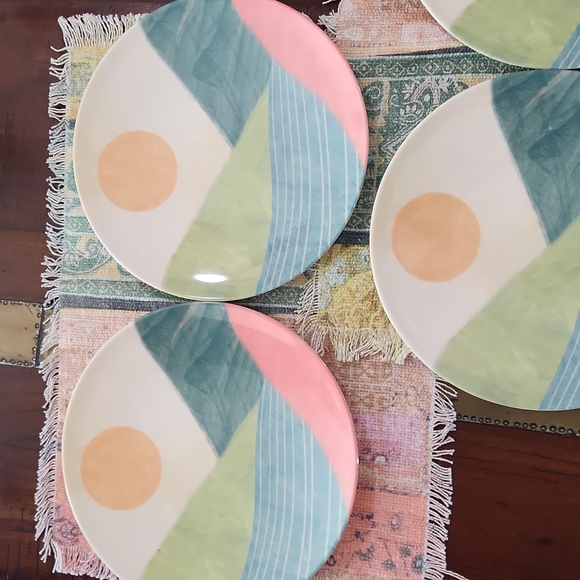 Melamine Plate set and Placemats - Picture 3 of 10